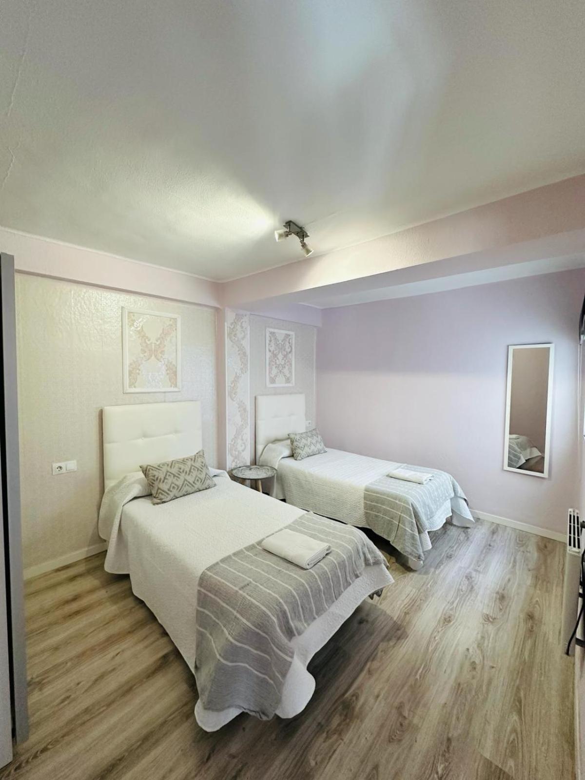 Imperium Apartamentos Centro Parking Gratis Mérida Ngoại thất bức ảnh