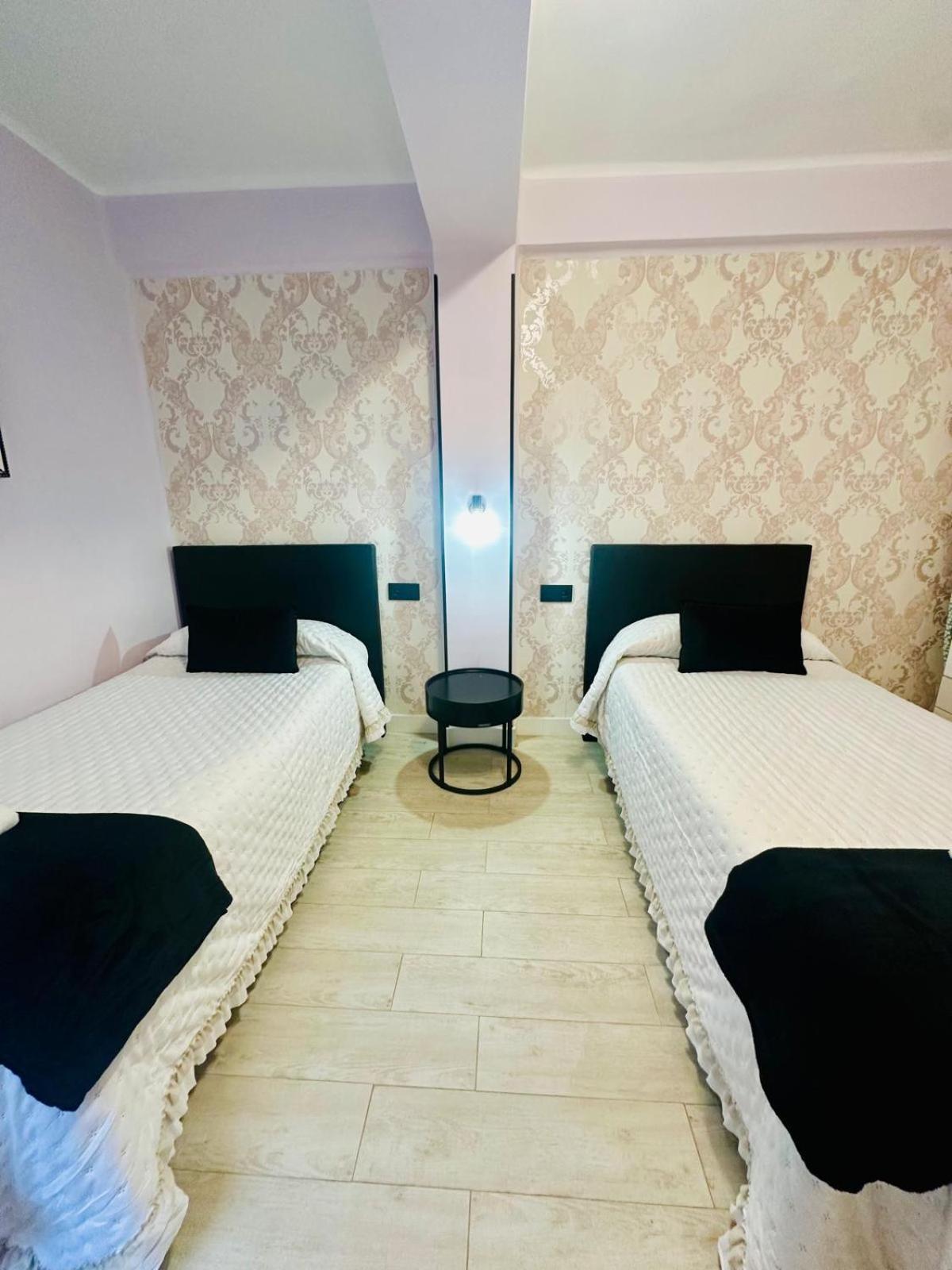 Imperium Apartamentos Centro Parking Gratis Mérida Ngoại thất bức ảnh