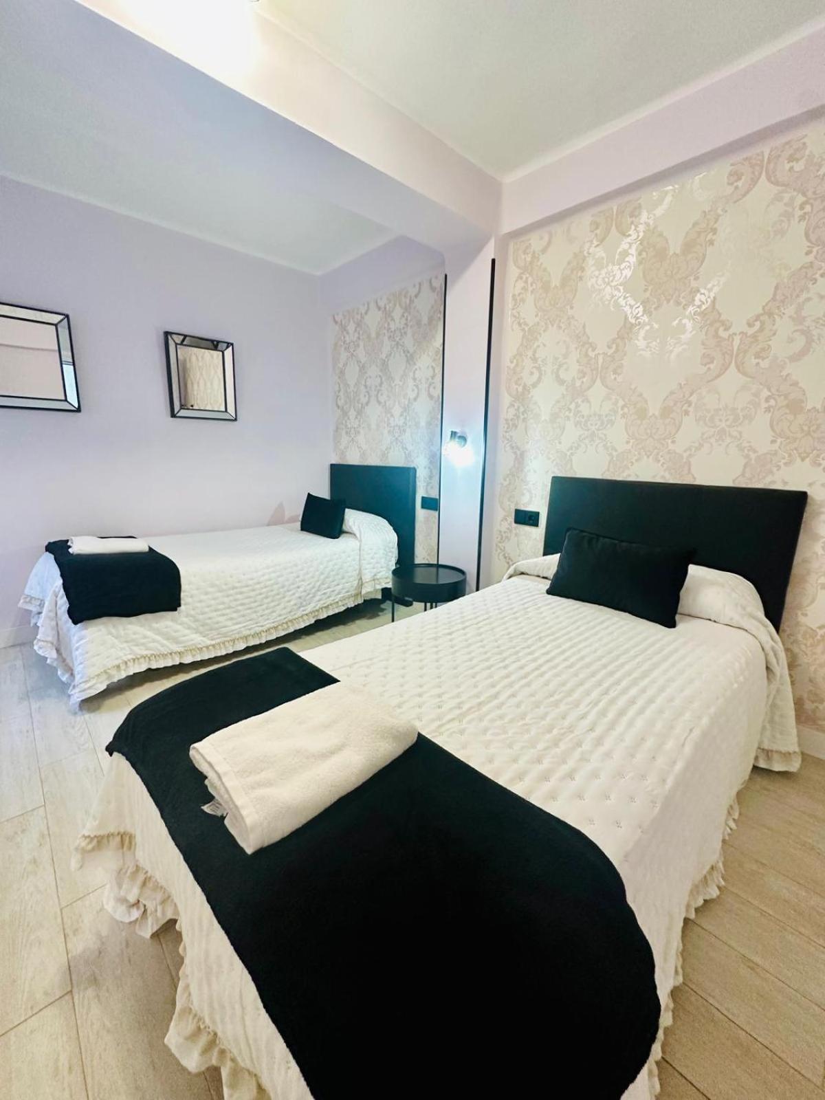 Imperium Apartamentos Centro Parking Gratis Mérida Ngoại thất bức ảnh