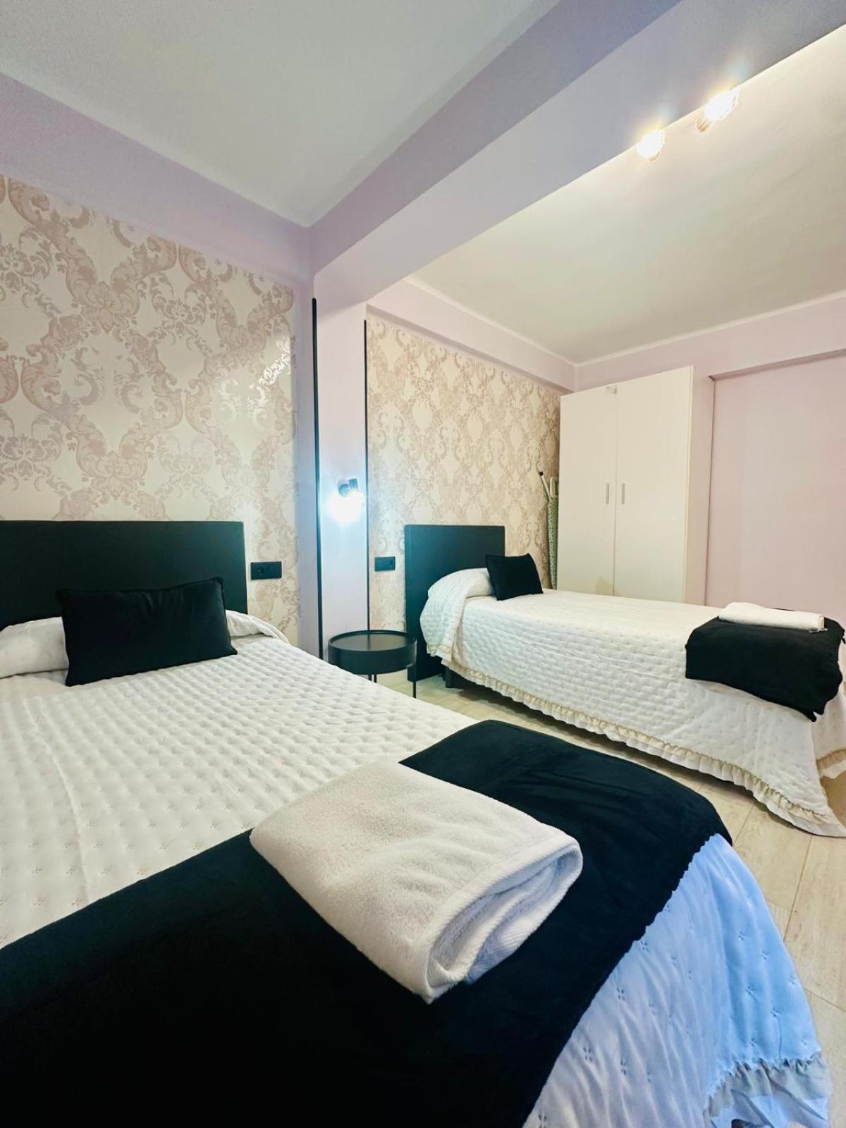 Imperium Apartamentos Centro Parking Gratis Mérida Ngoại thất bức ảnh