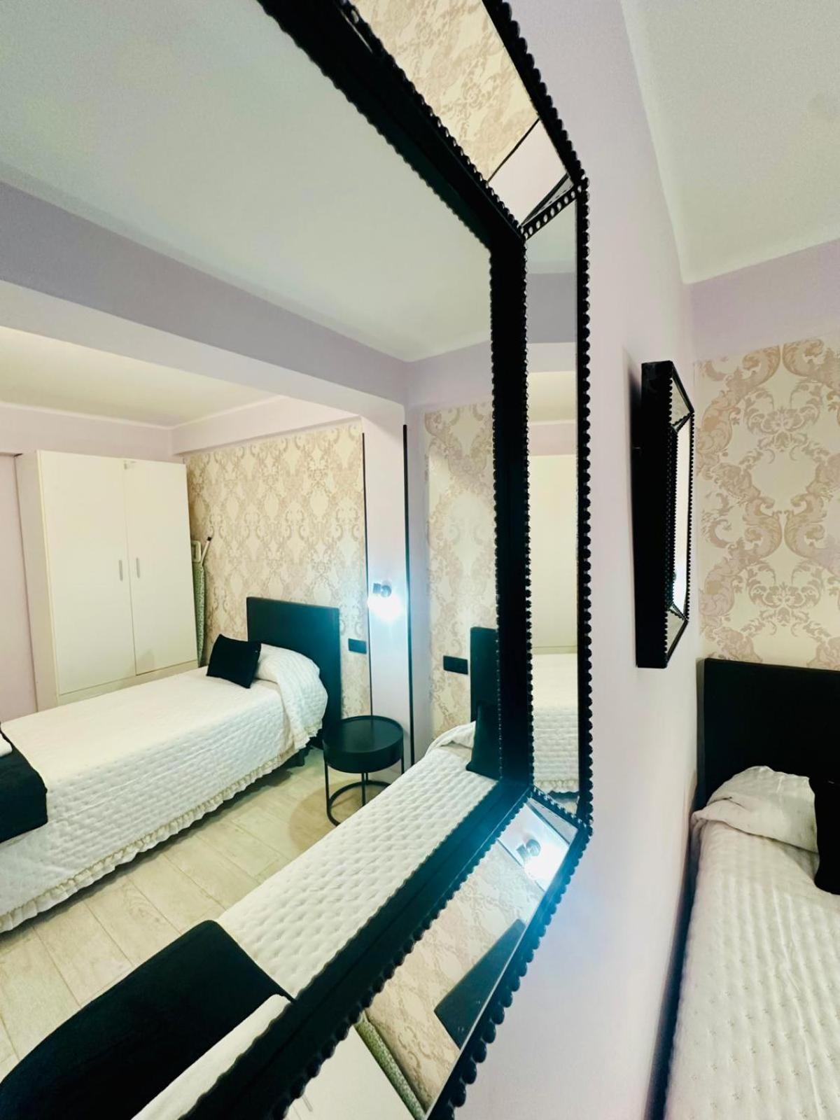 Imperium Apartamentos Centro Parking Gratis Mérida Ngoại thất bức ảnh